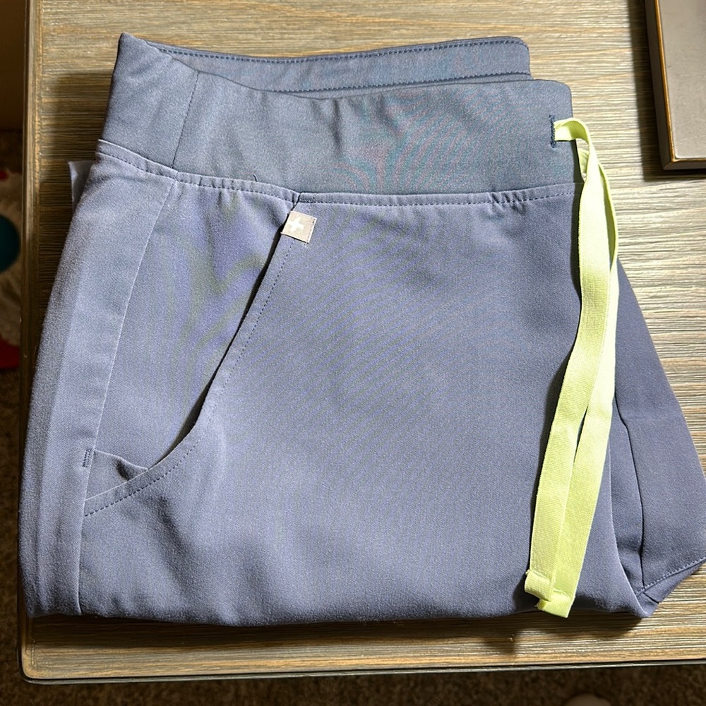 FIGS Zamora Jogger Scrub Pants